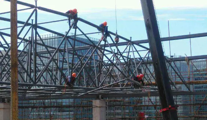 滁州论网架装配施工中搭设脚手架应当留神的事故