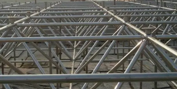 滁州盘点螺栓球网架构件施工前的3方面考试事件